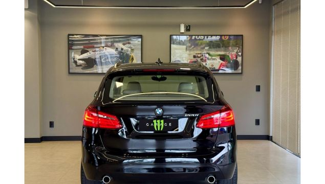 BMW 220i