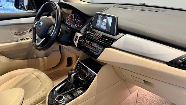 BMW 220i