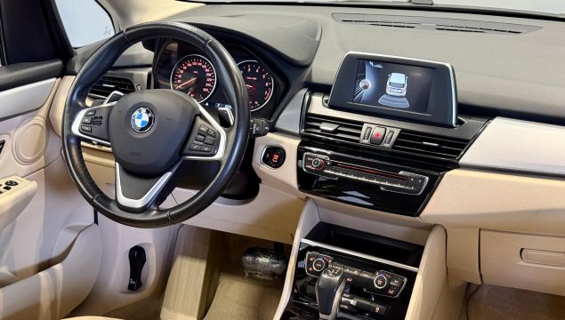 BMW 220i