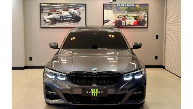 BMW 320i