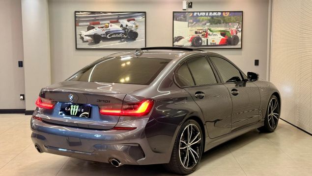 BMW 320i