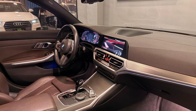 BMW 320i