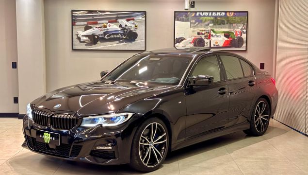 BMW 330i
