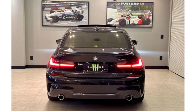 BMW 330i