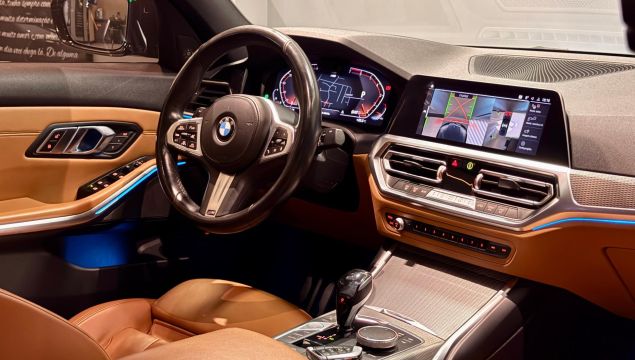 BMW 330i
