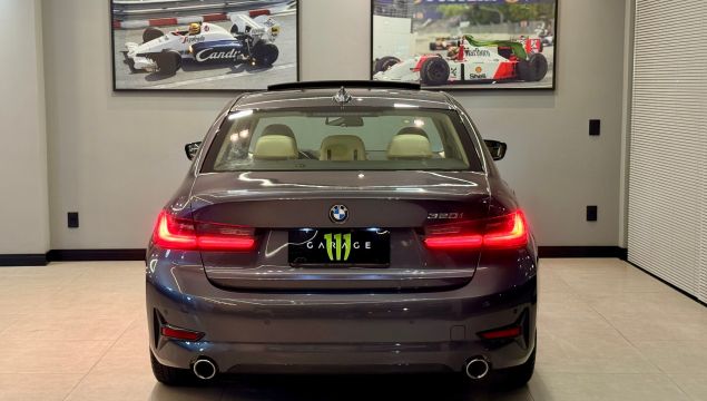 BMW 320i
