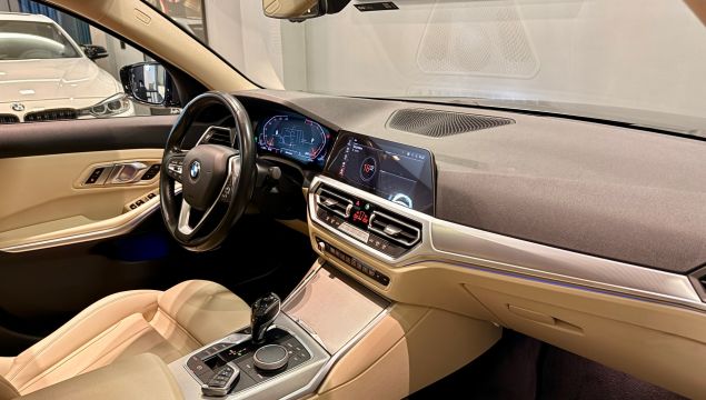 BMW 320i